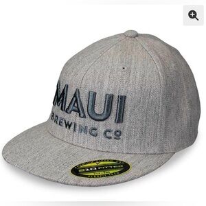 Maui Brewing Company Wordmark Heather Grey Flexfit
Hat NWOT